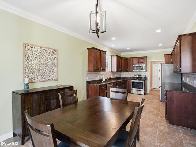 46899 Cynthia Drive, Macomb, MI 48044