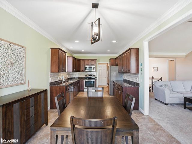 46899 Cynthia Drive, Macomb, MI 48044