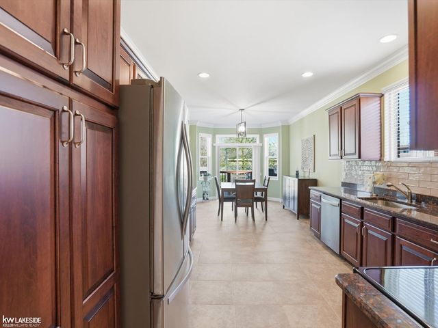 46899 Cynthia Drive, Macomb, MI 48044