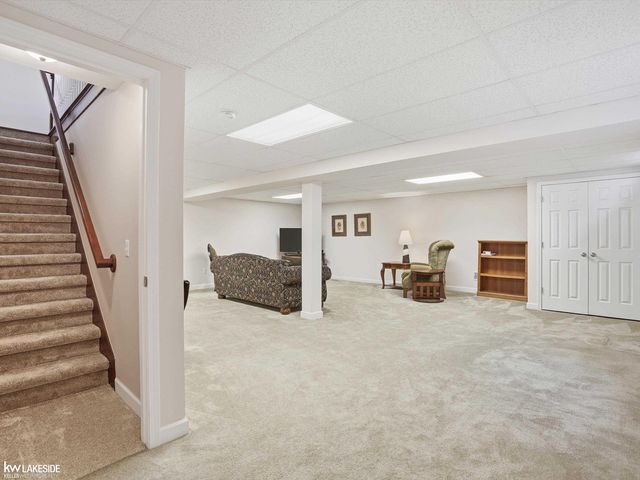 46899 Cynthia Drive, Macomb, MI 48044