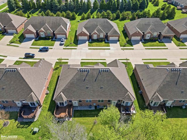 46899 Cynthia Drive, Macomb, MI 48044