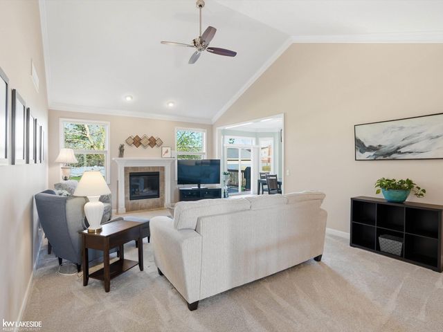 46899 Cynthia Drive, Macomb, MI 48044