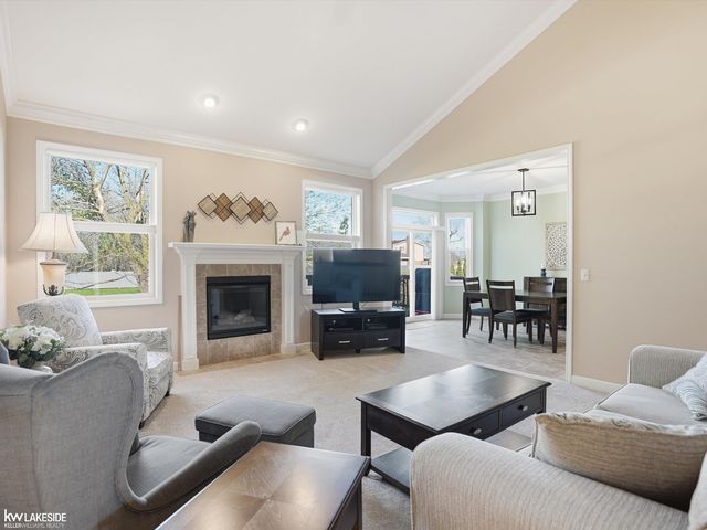 46899 Cynthia Drive, Macomb, MI 48044