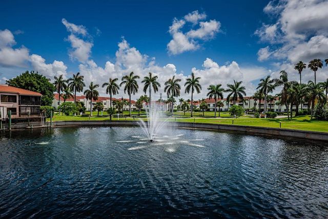 6294 BAHIA DEL MAR CIRCLE 114, St Petersburg, FL 33715