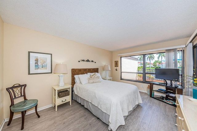 6294 BAHIA DEL MAR CIRCLE 114, St Petersburg, FL 33715