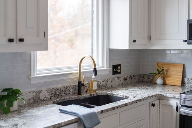 1222 PINEHURST RD, Staunton, VA 24401