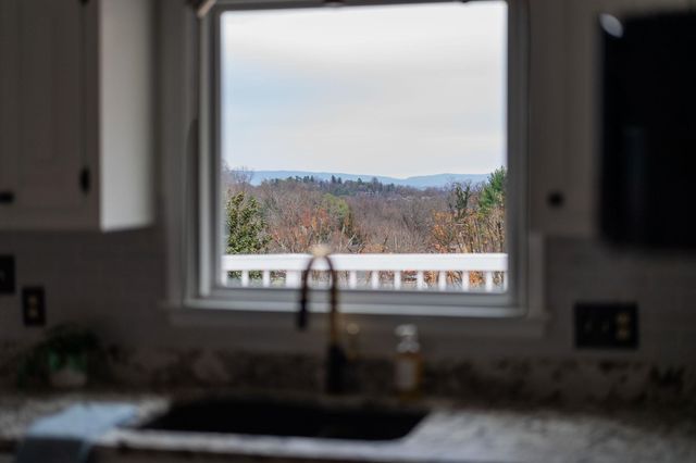 1222 PINEHURST RD, Staunton, VA 24401