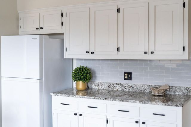 1222 PINEHURST RD, Staunton, VA 24401