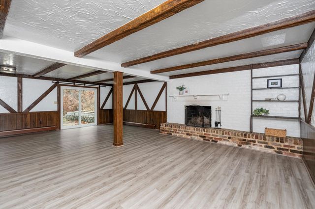 1222 PINEHURST RD, Staunton, VA 24401