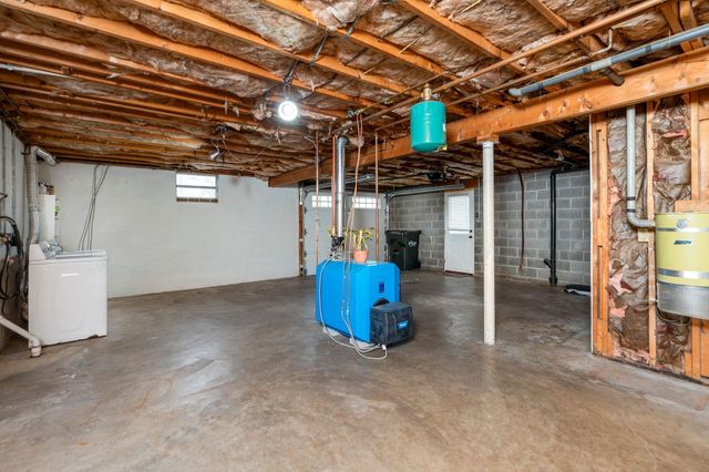 1222 PINEHURST RD, Staunton, VA 24401