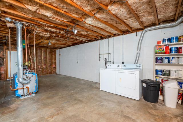 1222 PINEHURST RD, Staunton, VA 24401