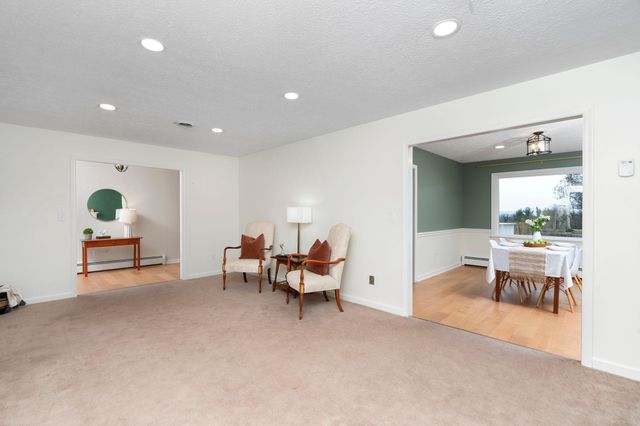 1222 PINEHURST RD, Staunton, VA 24401