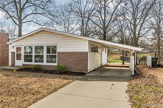 520 Pinellas Drive, Crestwood, MO 63126