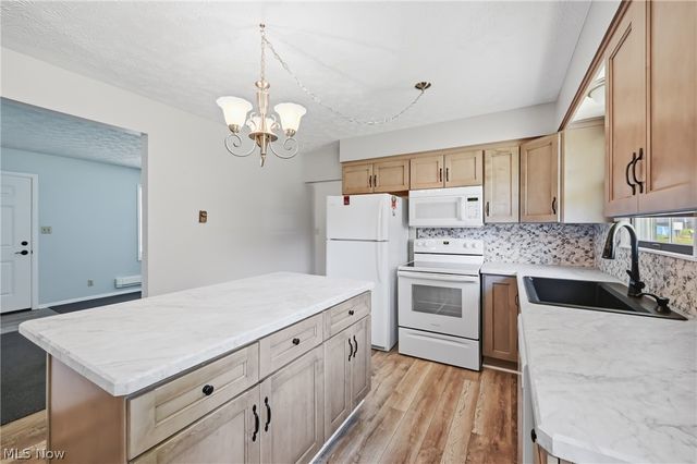 1795 Allen Drive, Salem, OH 44460