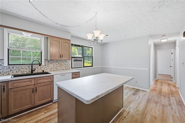 1795 Allen Drive, Salem, OH 44460