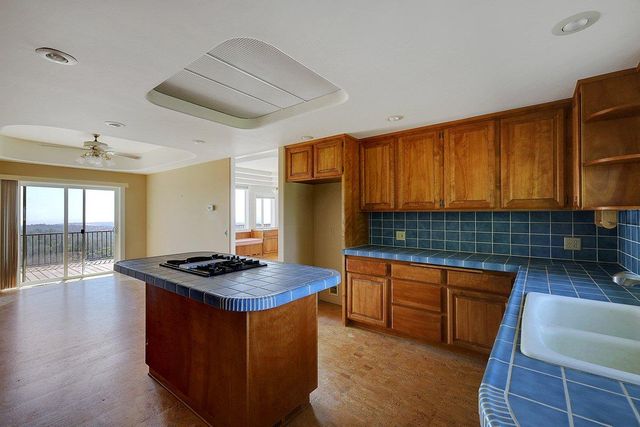 20381 Pet Hill Dr, Penn Valley, CA 95946