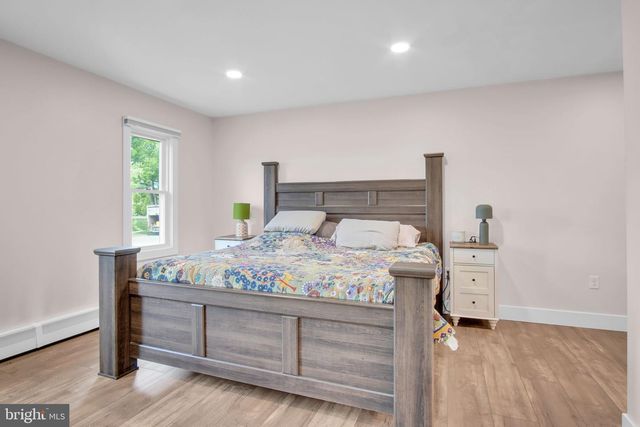 1098 HILLVIEW LN, Hershey, PA 17033