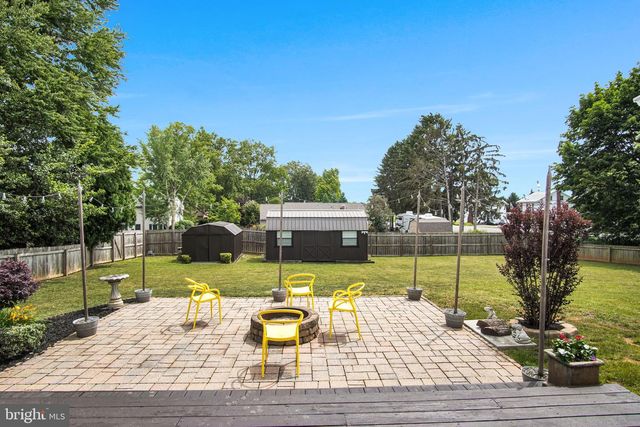 1098 HILLVIEW LN, Hershey, PA 17033
