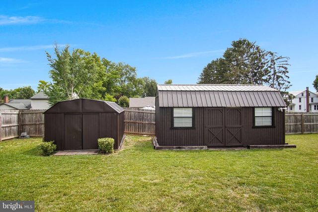 1098 HILLVIEW LN, Hershey, PA 17033