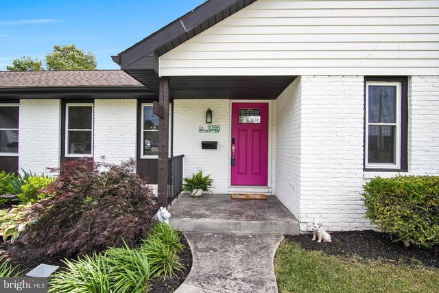 1098 HILLVIEW LN, Hershey, PA 17033