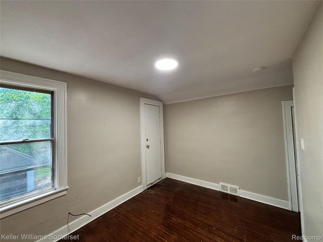 5783 Yorkshire Road, Detroit, MI 48224