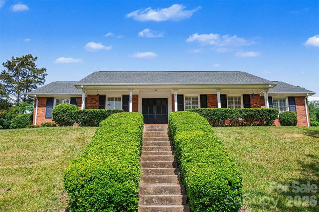6300 Idlebrook Drive, Charlotte, NC 28212