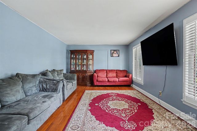 6300 Idlebrook Drive, Charlotte, NC 28212