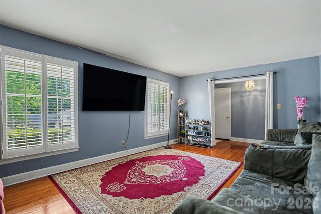 6300 Idlebrook Drive, Charlotte, NC 28212
