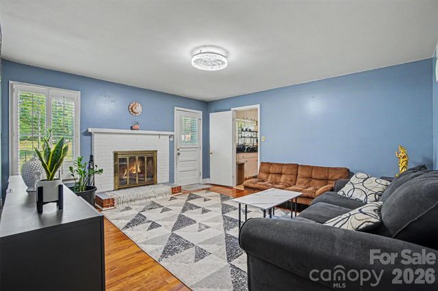 6300 Idlebrook Drive, Charlotte, NC 28212