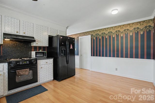 6300 Idlebrook Drive, Charlotte, NC 28212