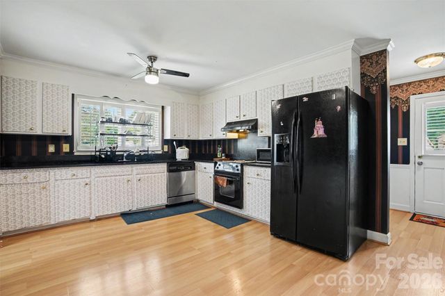 6300 Idlebrook Drive, Charlotte, NC 28212