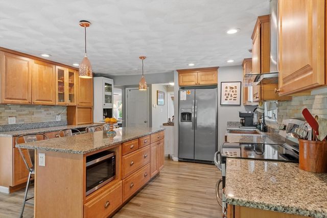 155 Winona St, Peabody, MA 01960