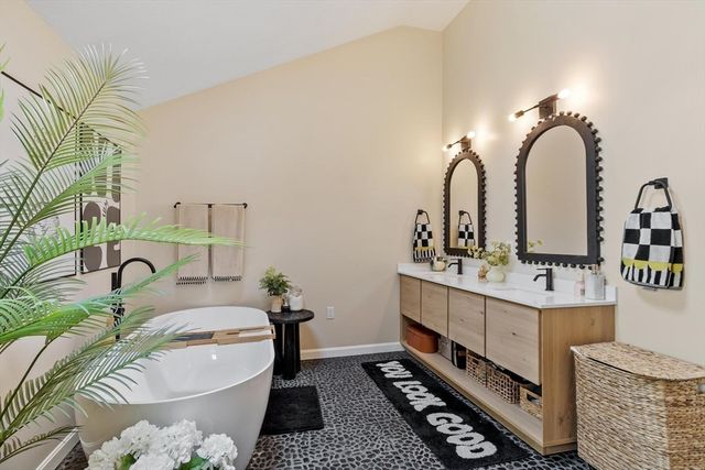 155 Winona St, Peabody, MA 01960