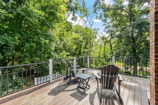 155 Winona St, Peabody, MA 01960