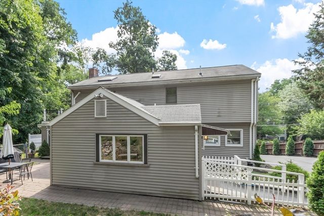155 Winona St, Peabody, MA 01960