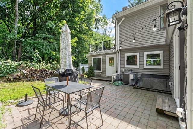 155 Winona St, Peabody, MA 01960