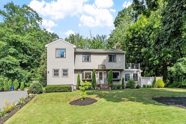 155 Winona St, Peabody, MA 01960