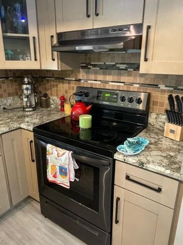 5899 Parkwalk Drive, Boynton Beach, FL 33472