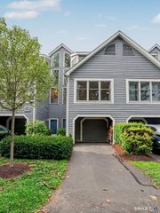 4 Fawn Ridge Lane 4, Wilton, CT 06897