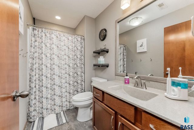 612 Coyote St Street, Harrisburg, SD 57032