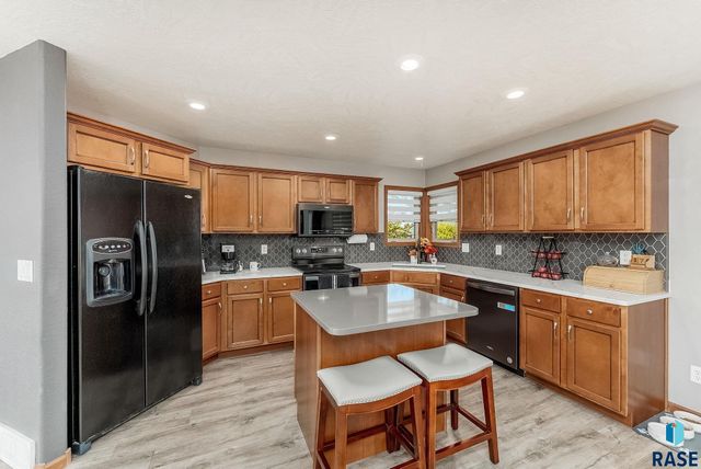 612 Coyote St Street, Harrisburg, SD 57032