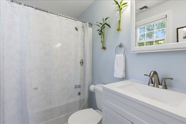27 Kennel Hill Dr, Beverly, MA 01915