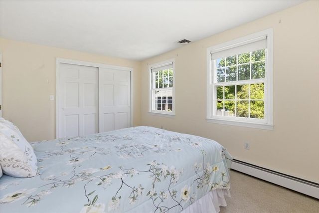 27 Kennel Hill Dr, Beverly, MA 01915