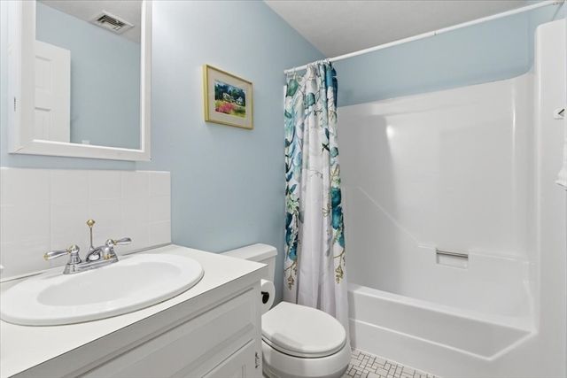 27 Kennel Hill Dr, Beverly, MA 01915