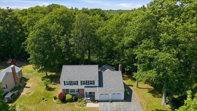 27 Kennel Hill Dr, Beverly, MA 01915