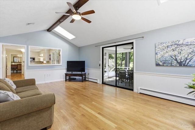 27 Kennel Hill Dr, Beverly, MA 01915