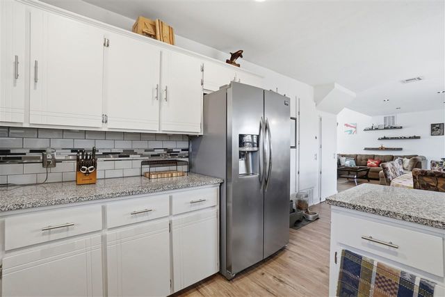 1913 SW 44th St, Lawton, OK 73505