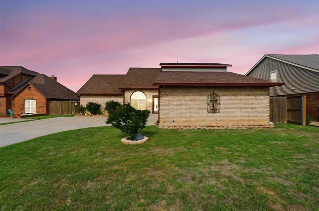 1913 SW 44th St, Lawton, OK 73505