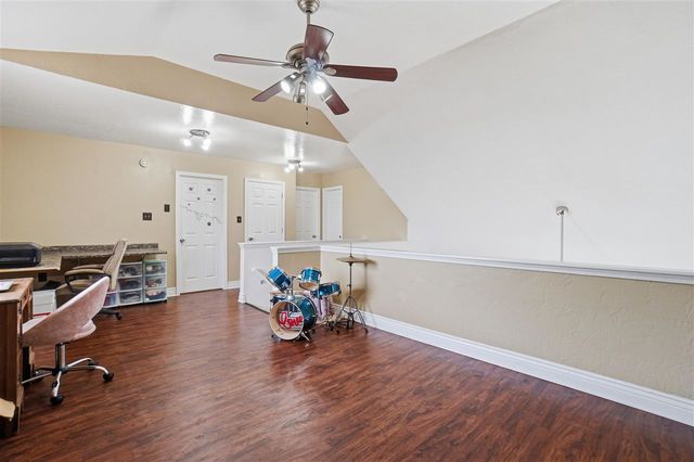 1913 SW 44th St, Lawton, OK 73505