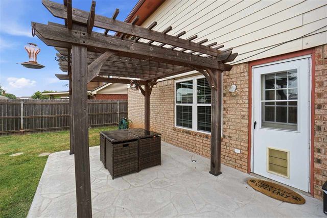 1913 SW 44th St, Lawton, OK 73505